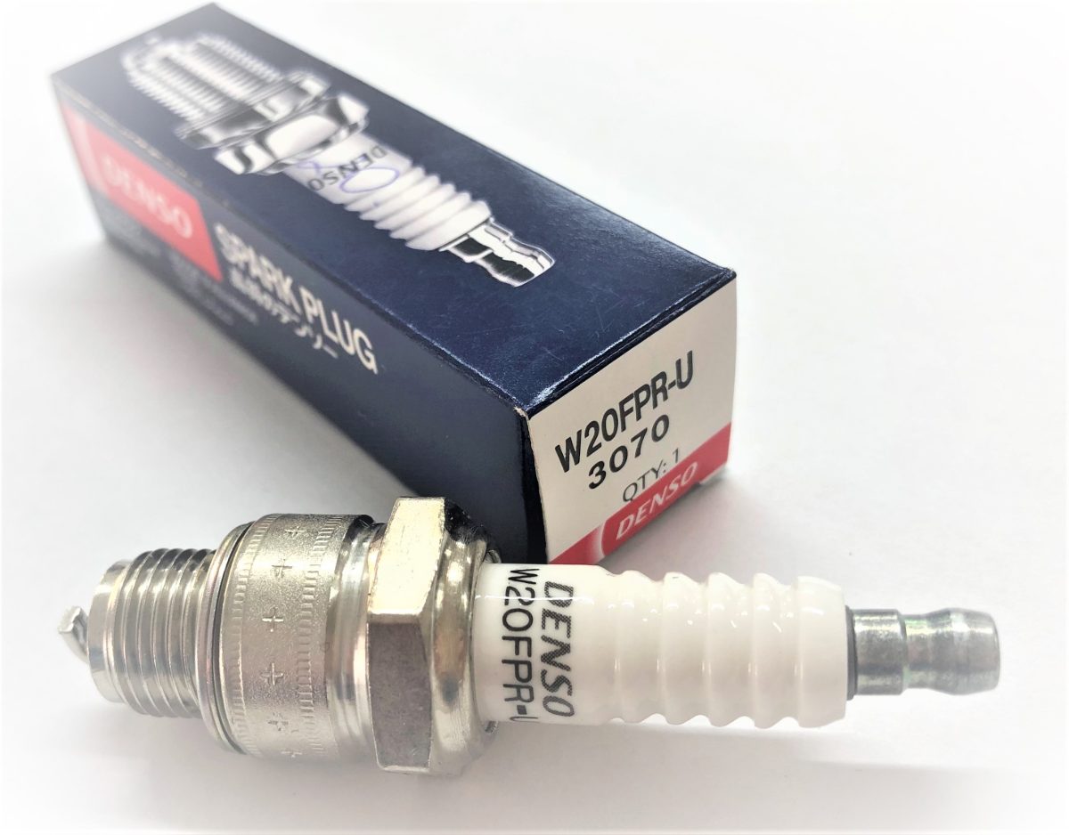 Свеча зажигания DENSO W20FPRU (3070) на ЗМЗ-402 (по 1 шт)